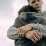 如何走出婚姻創傷？心理學家教你療癒關係裂痕