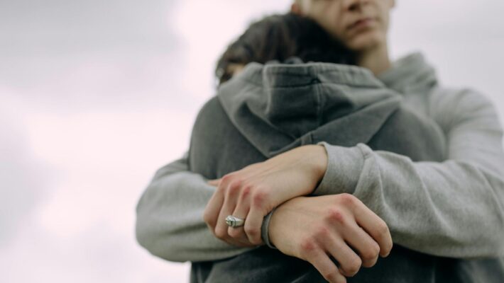 如何走出婚姻創傷？心理學家教你療癒關係裂痕